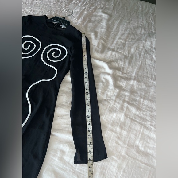 TOPSHOP NWOT LONG SLEEVE SWIRL CONTRAST STITCH DETAIL MINI DRESS IN BLACK - Picture 7 of 9